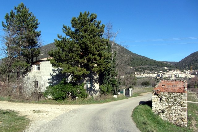 Drôme - Venterol - passage à niveau