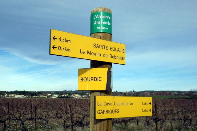 Gard - Garrigues Sainte Eulalie - passage à niveau