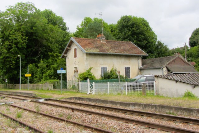 Yonne - Châtel Censoir - passage à niveau