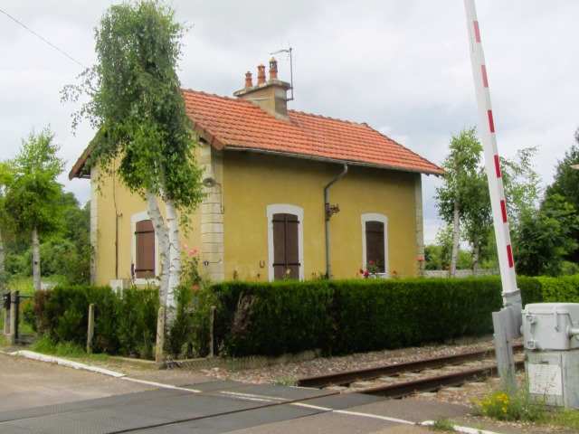 Yonne - Châtel Censoir - passage à niveau