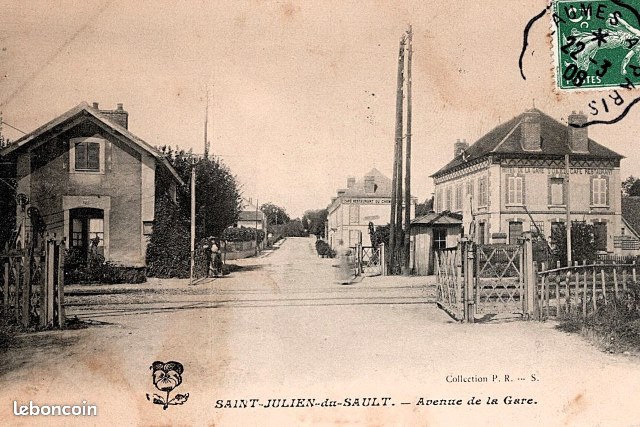 Yonne - Saint Julien du Sault - passage à niveau