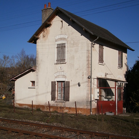 Aveyron - Laissac Sévérac l'Eglise - passage à niveau
