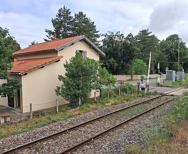 Aveyron - Valady - passage à niveau
