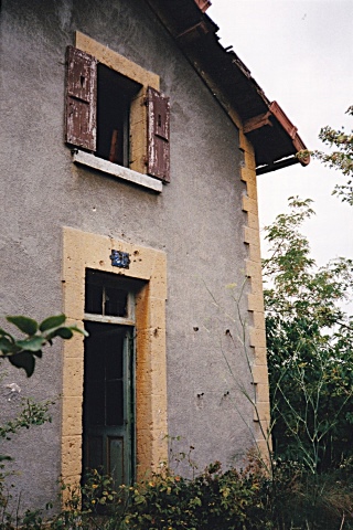 Bouches du Rhône - Lambesc - passage à niveau