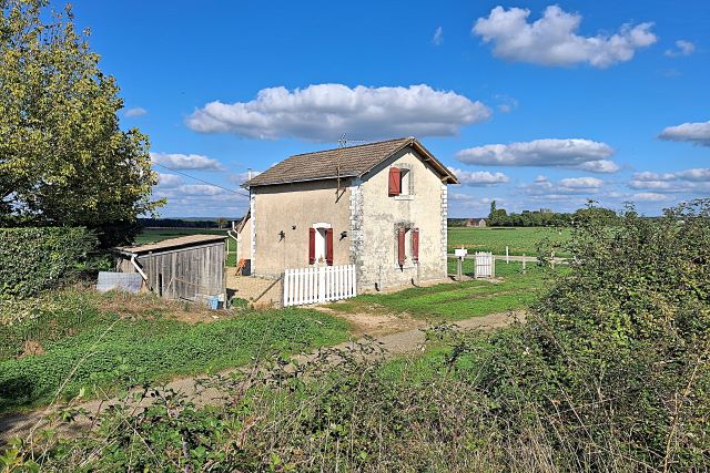 Indre - Pouligny Saint Pierre - passage à niveau