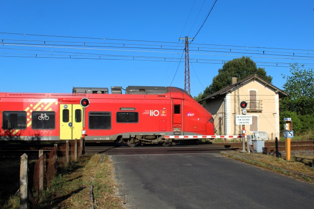 Lot - Cressensac Sarrazac - passage à niveau